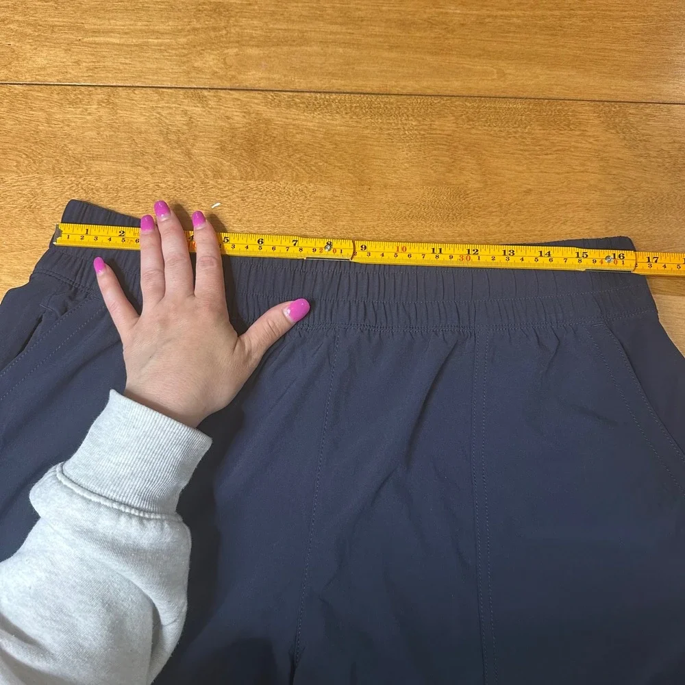 Athleta Trekkie North Shorts Women L Navy Pockets Hiking Outdoor Elastic Waist
